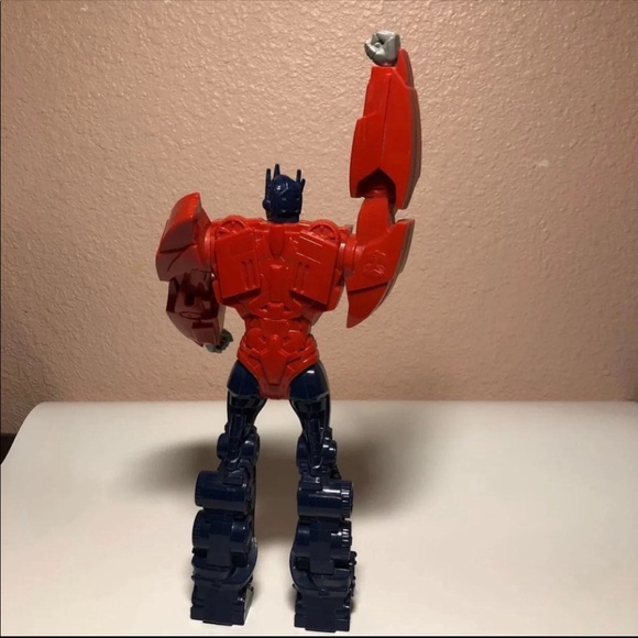 Transformer Action Figure - Picture 4 of 6